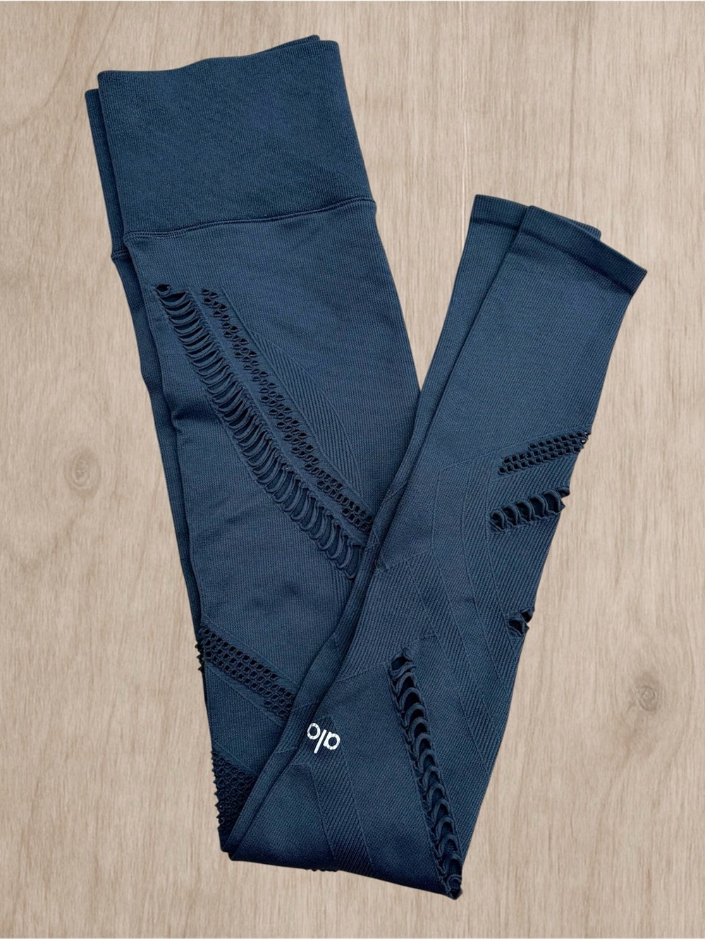 Alo Yoga High-Waist Seamless Radiance Legging – Navy - Size S - EUC